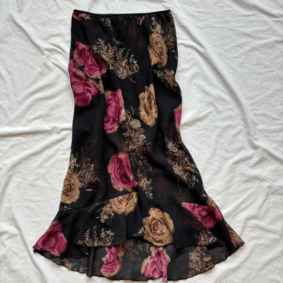 vintage black and magenta floral ruffle maxi skirt with glitter sequin details - Picture 5 of 5